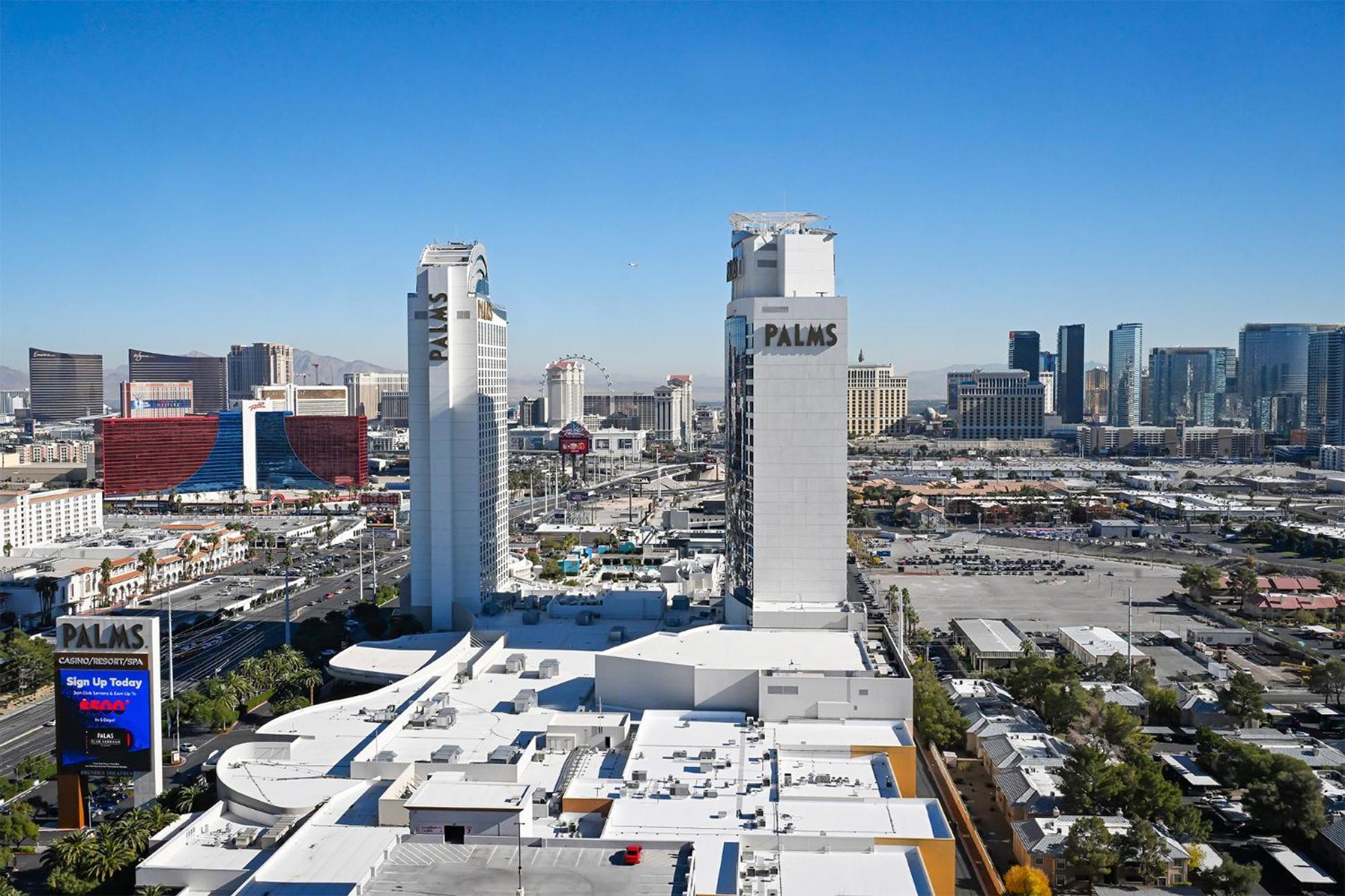 One Bedroom Suite Strip View